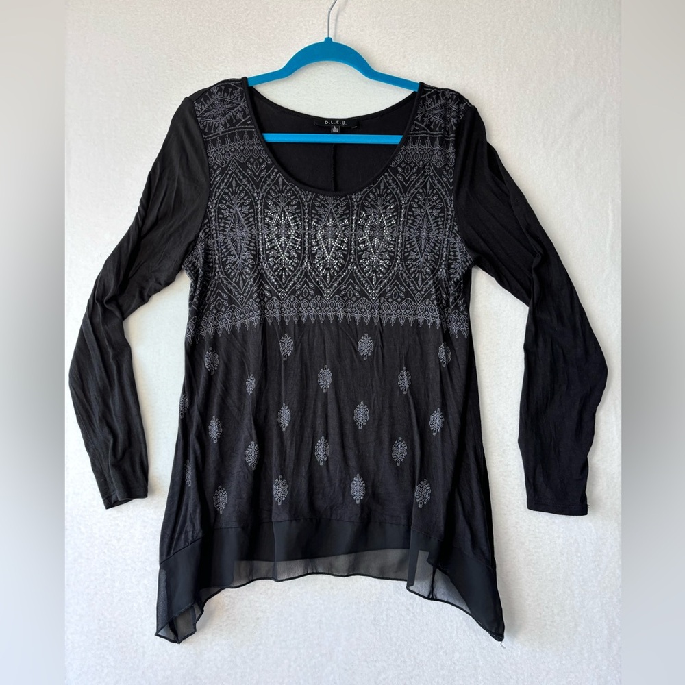 B.L.E.U Women's Top Long Sleeved Black Size Large Silver design